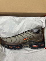NIKE AIR MAX PLUS