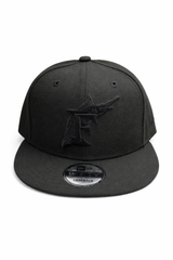 BLACK TONAL EMBROIDERED LOGO SNAPBACK