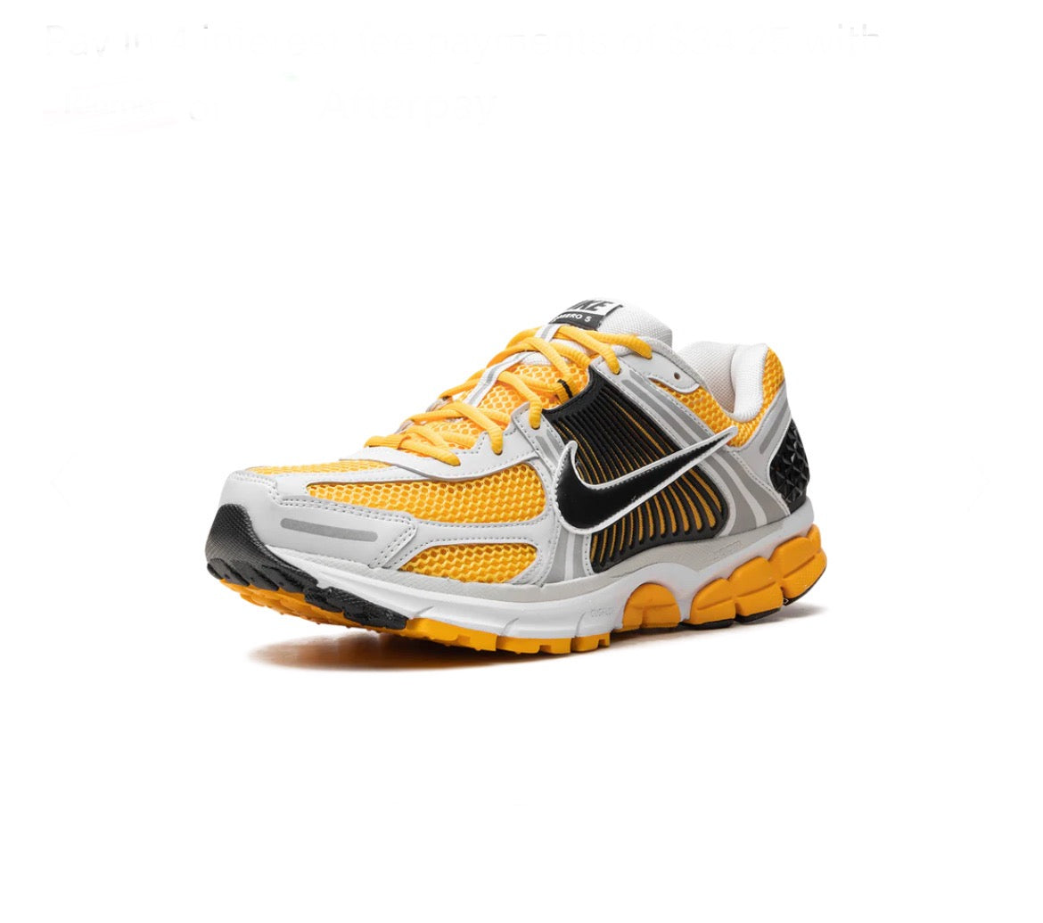 NIKE ZOOM VOMERO 5