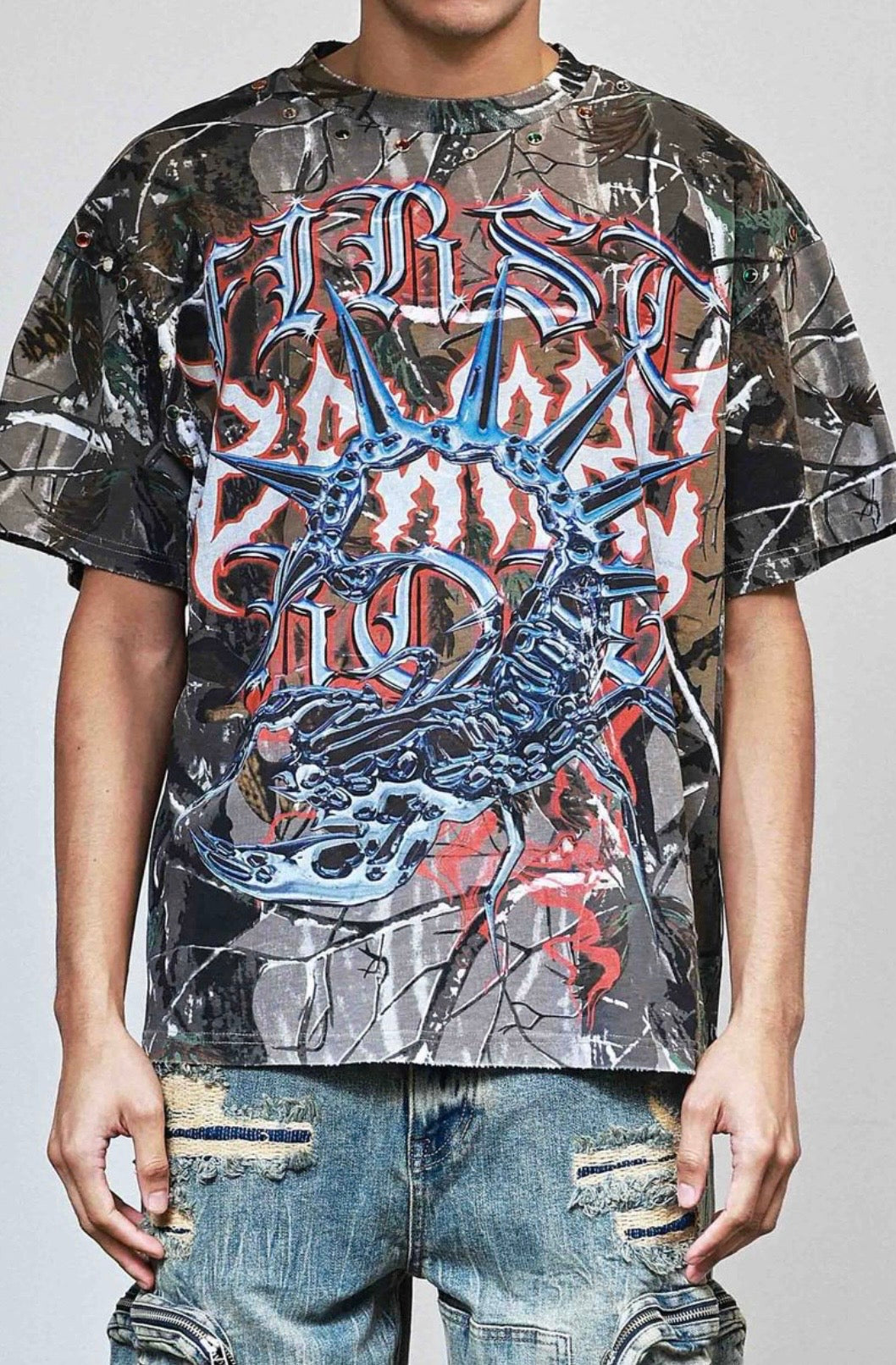 CAMO GRAPHIC SCORPION T-SHIRT