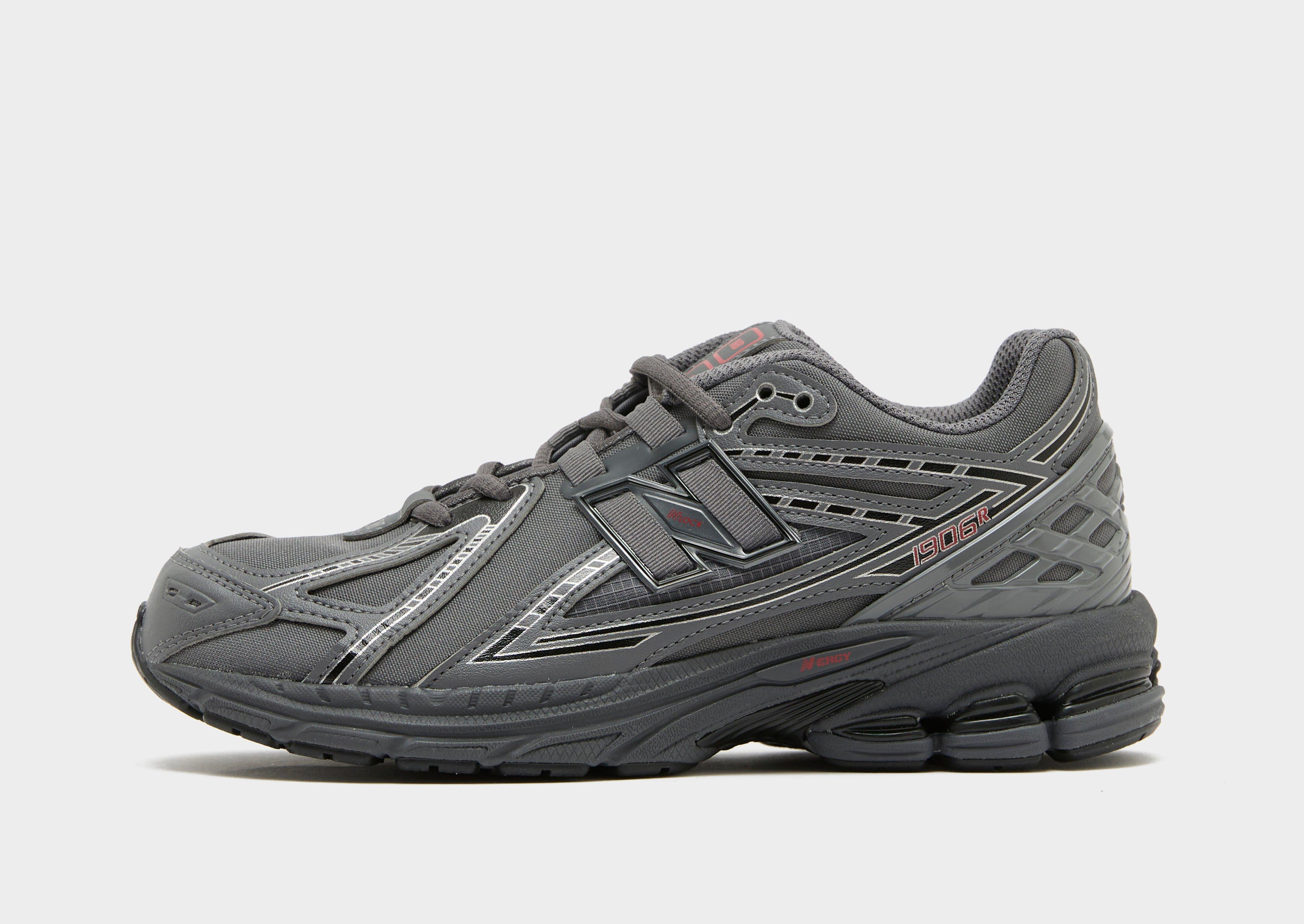 New balance grey shoes ￼