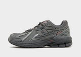 New balance grey shoes ￼