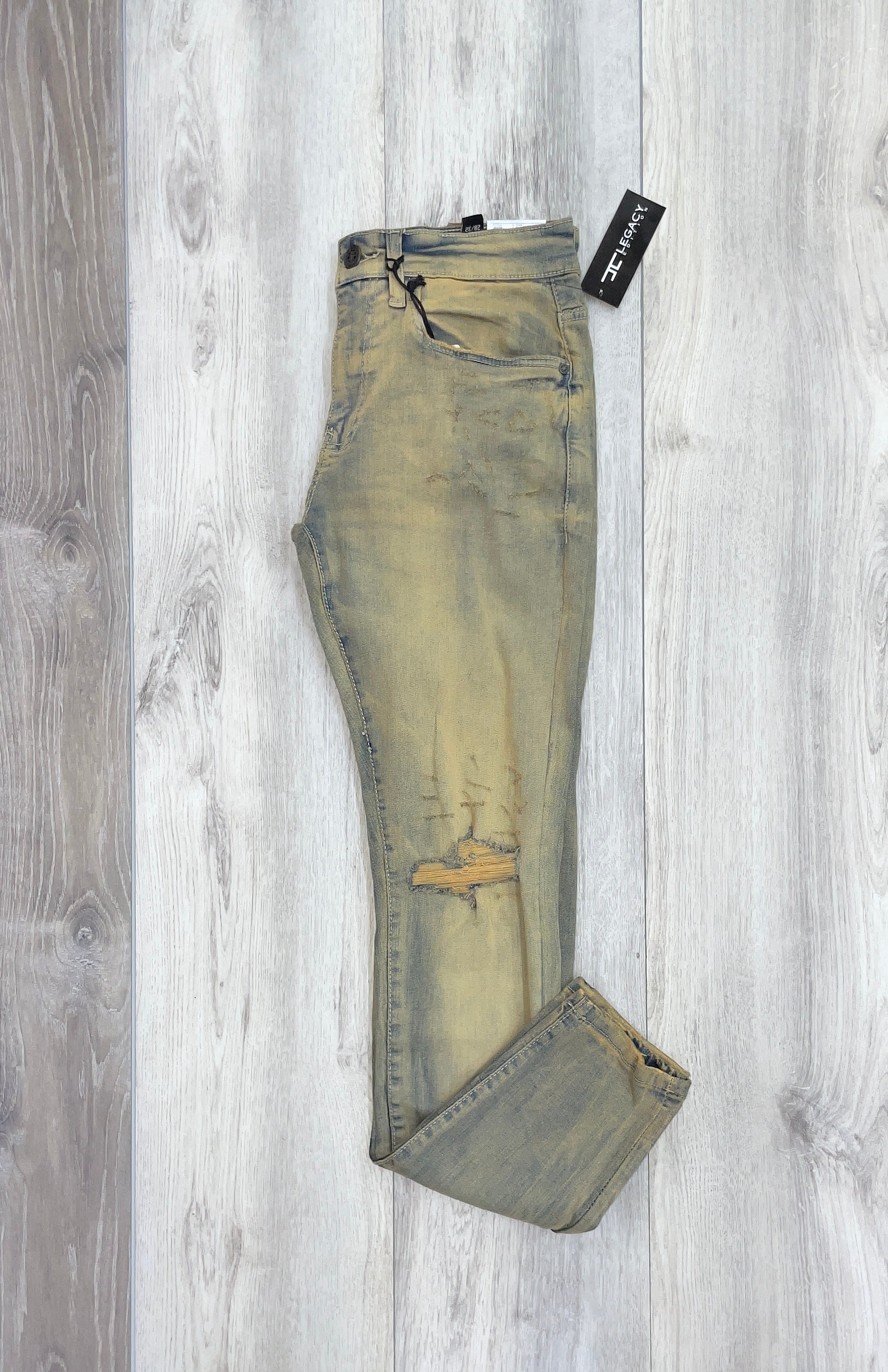 DUSTY SAND RIPPED JEANS