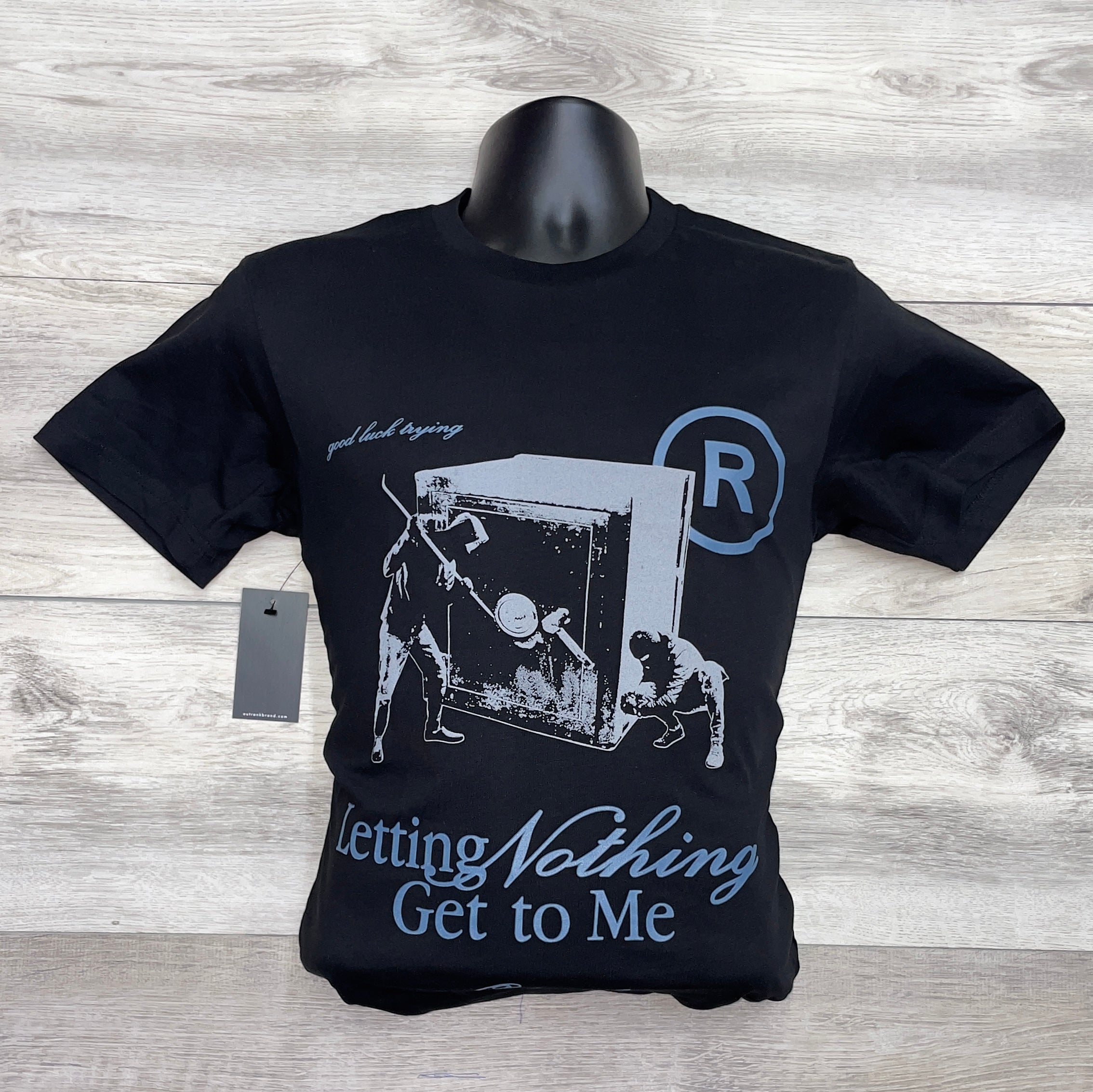 BLACK T-SHIRT WITH LIGHT GRAY PRINT