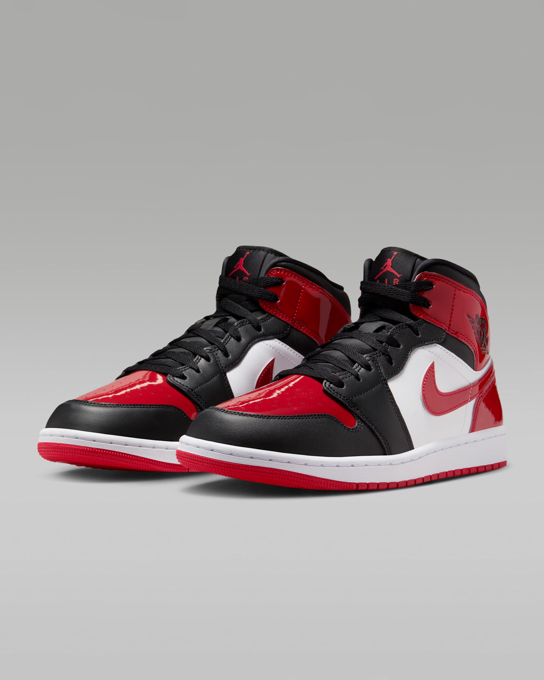 AIR JORDAN RETRO 1 MID