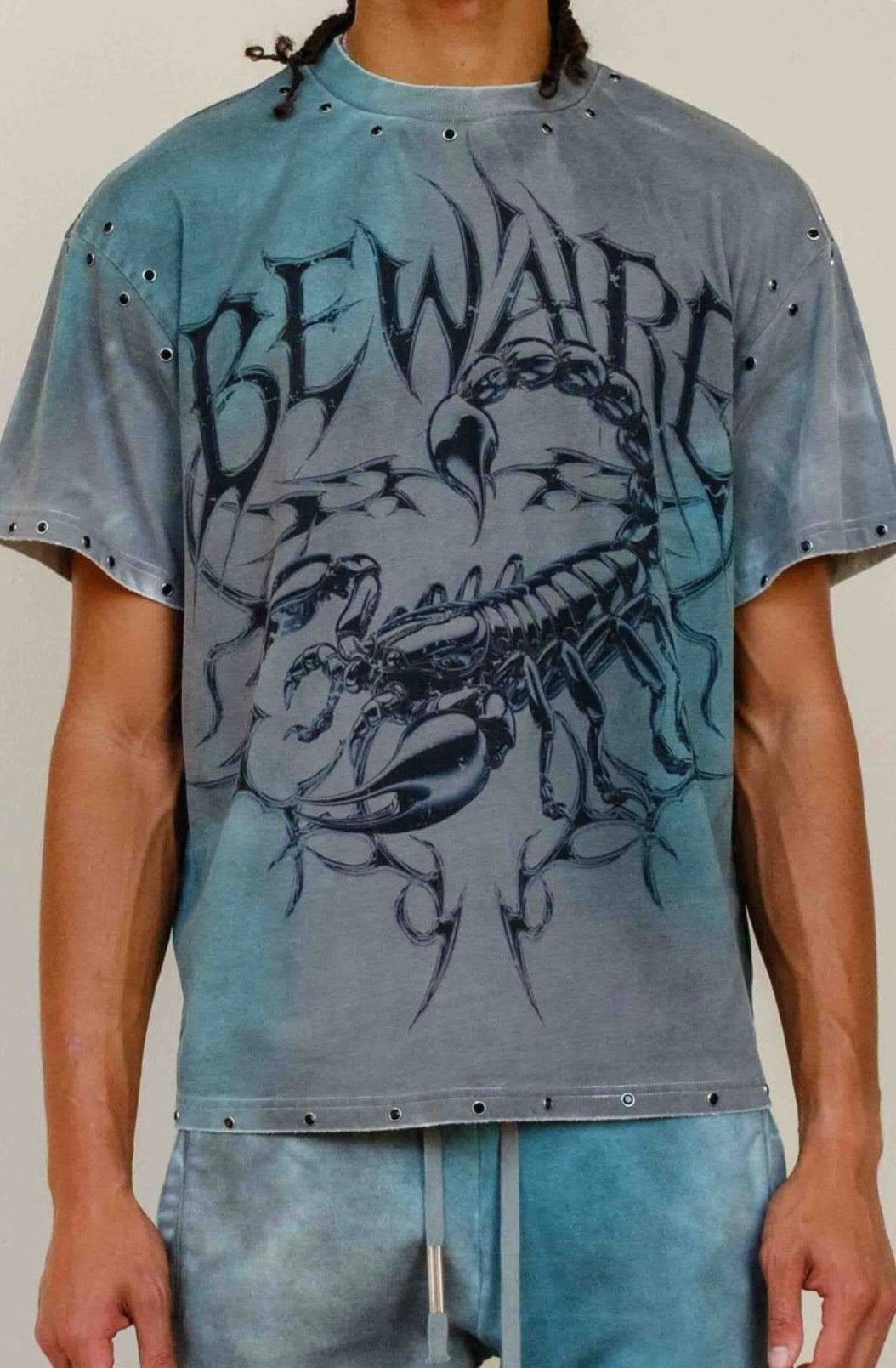TEAL FADED STUDDED SCORPION T-SHIRT