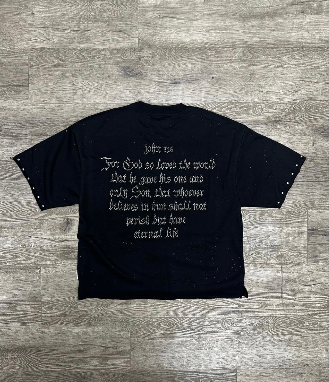 BLACK CROPPED RHINESTONE GRAPHIC T-SHIRT