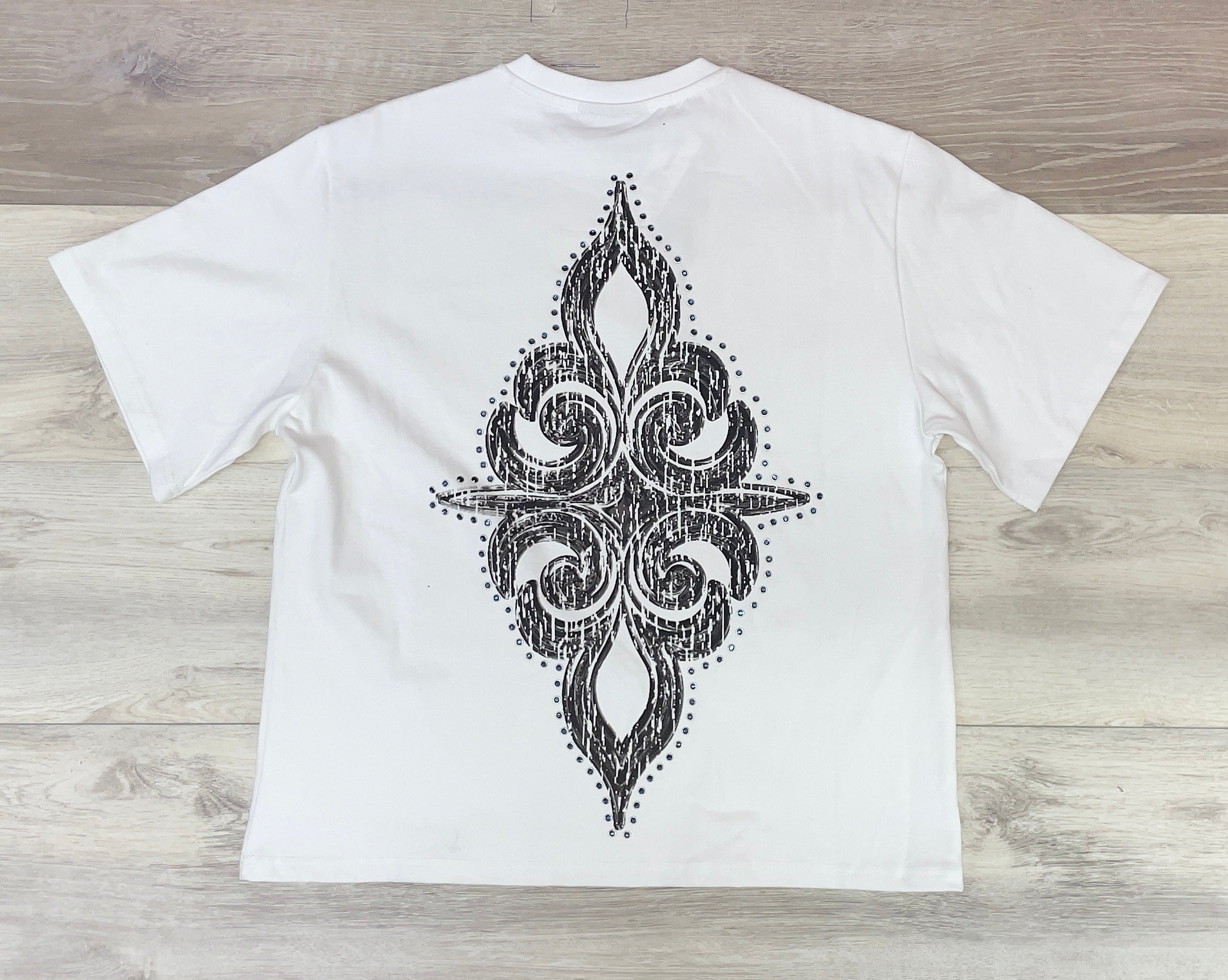 SMOKE RISE WHITE GOTHIC TRIBAL TEE WITH SPLASH PRINT