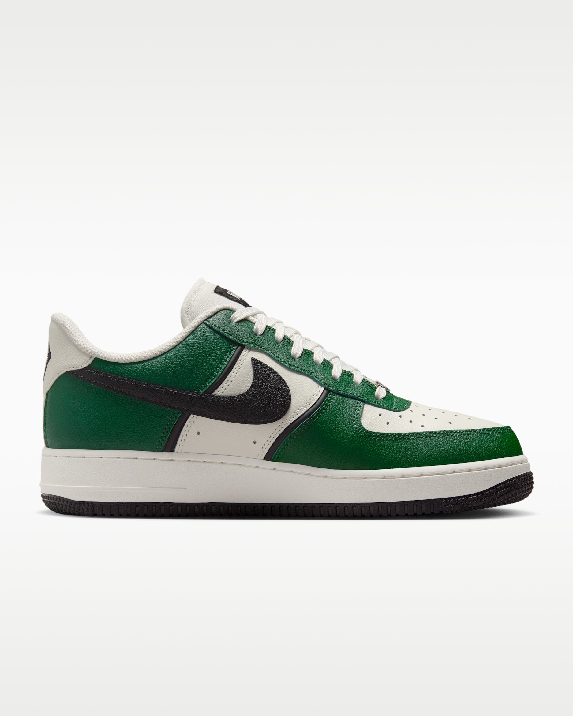 Nike Air Force 1 '07 LV8