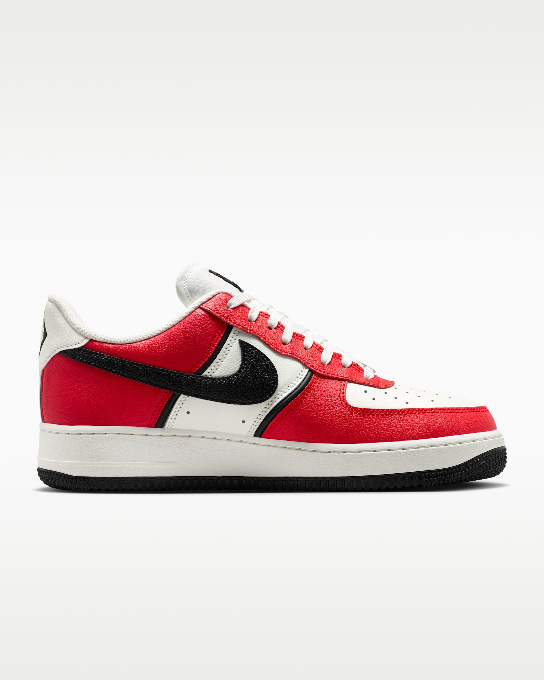 Nike Air Force 1 '07 LV8