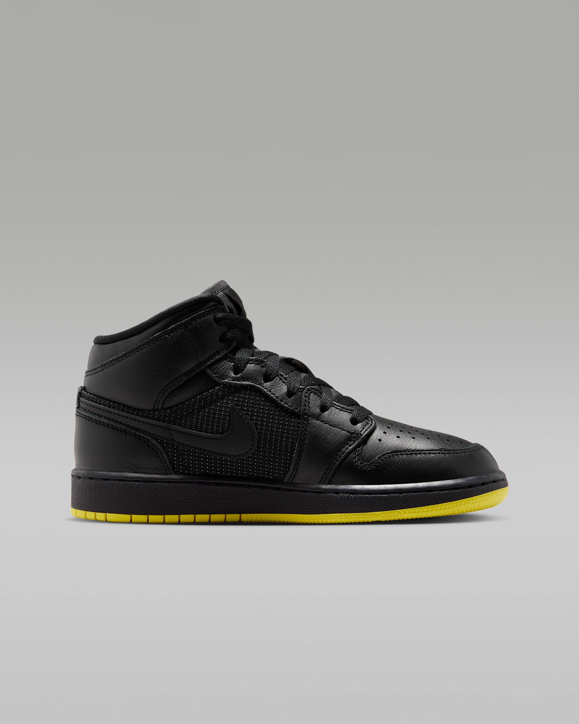 Air Jordan 1 Mid SE