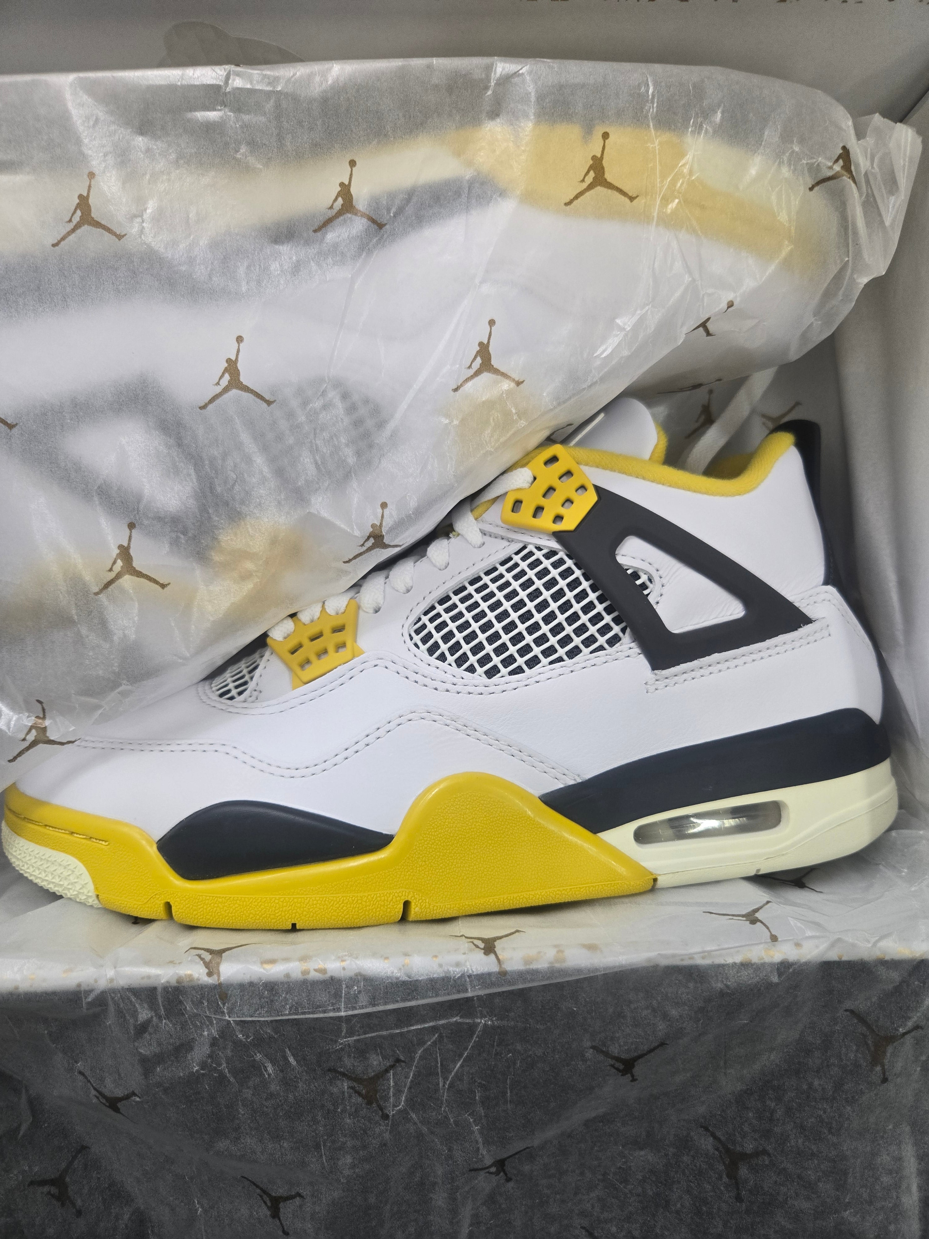 AIR JORDAN 4 RETRO